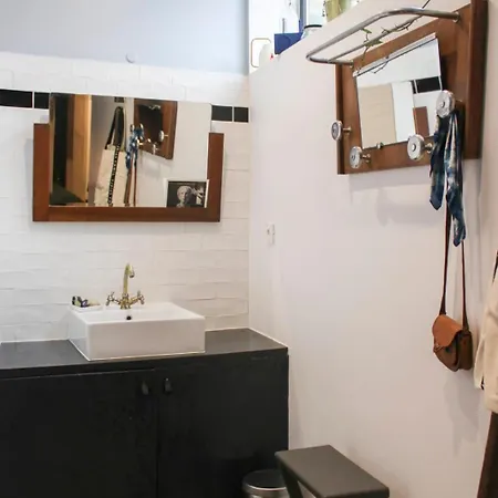 Charming Triplex With Garden * Paris