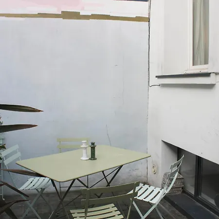 Charming Triplex With Garden * Paris