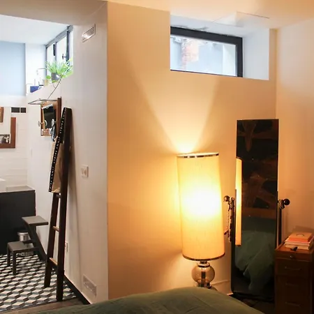 Charming Triplex With Garden * Paris