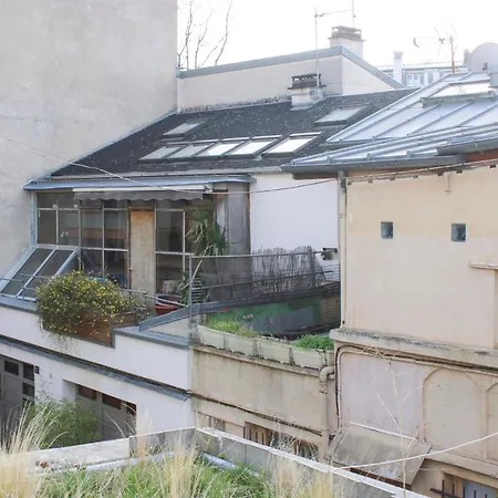 Charming Triplex With Garden Paris