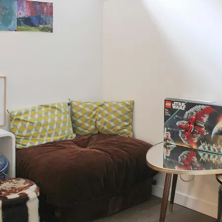 Charming Triplex With Garden アパート